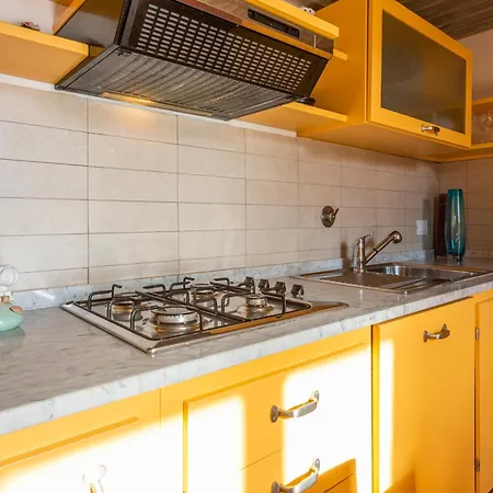 Yellow By Mmega 佛罗伦萨